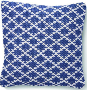 hug-rug-woven-cushion-trellis-navy