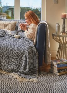 Hug Rug Woven Throw | Diamond Navy