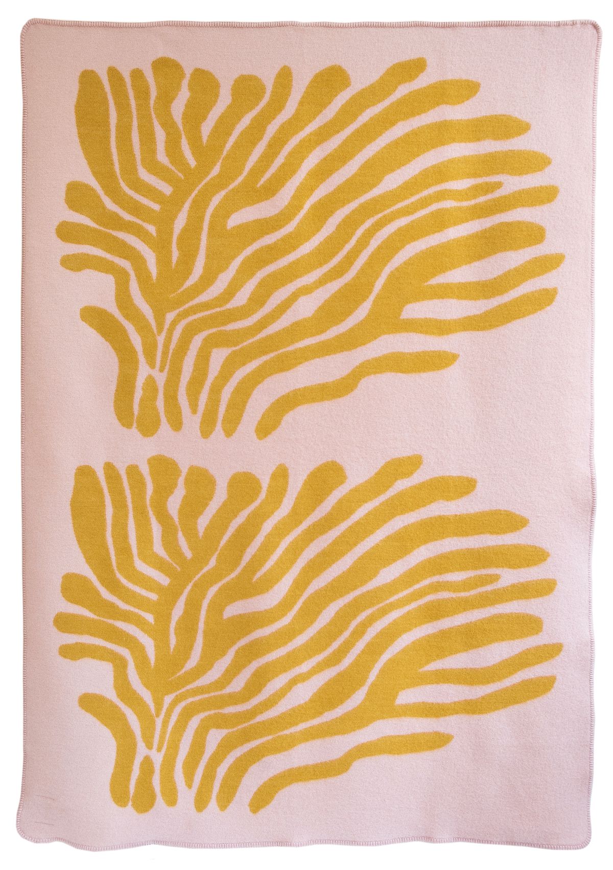 brita-sweden-throw-pine-pink