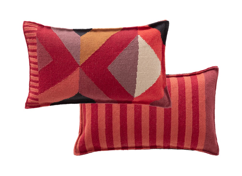 gan-cushion-vanguardias-red