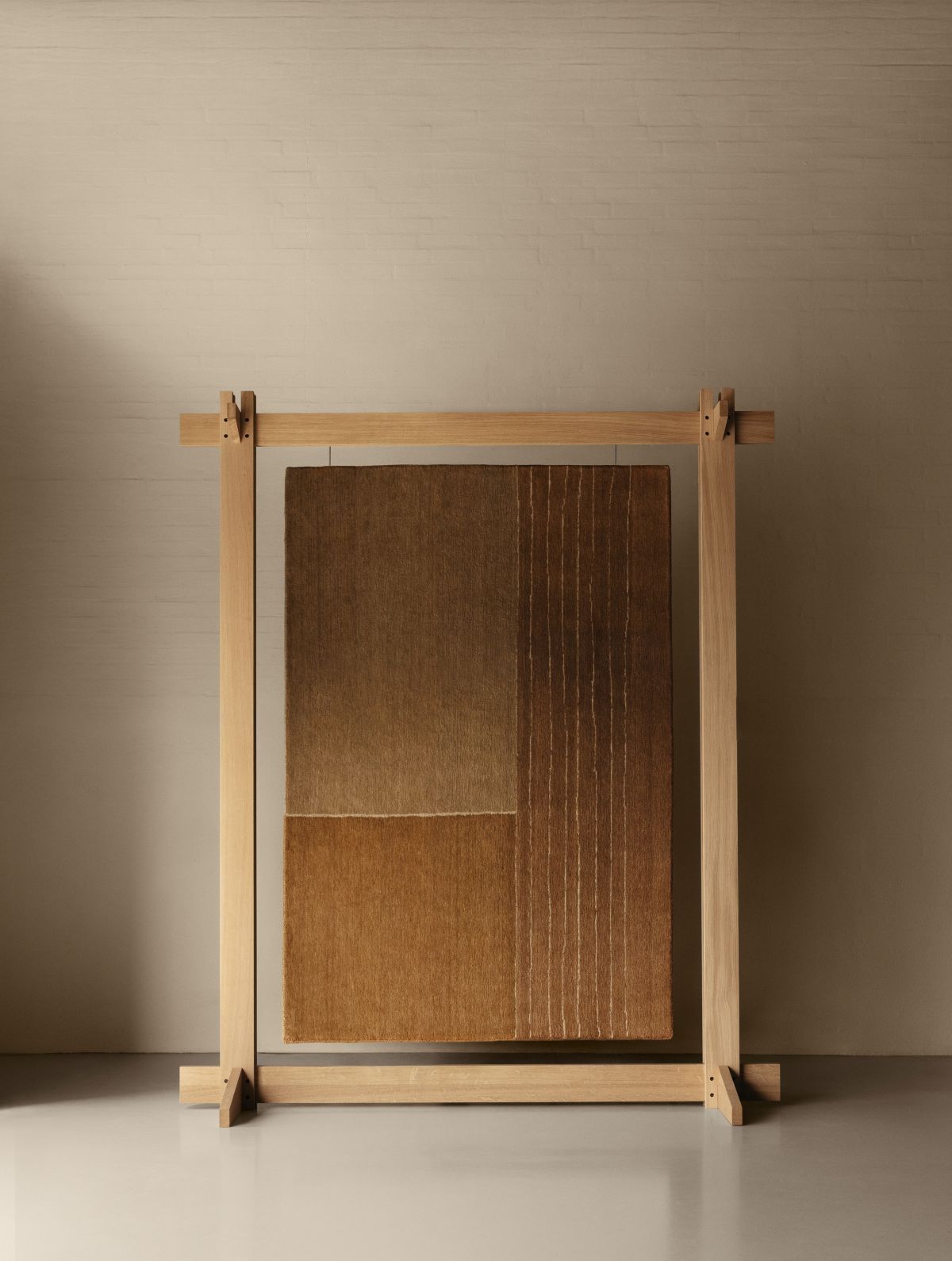 linie-design-rug-drift-line-terracotta-1