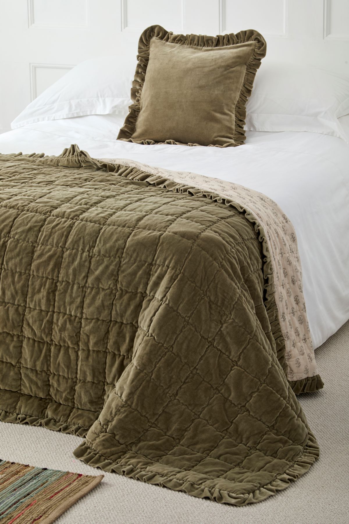 walton-co-bedspread-matilda-olive-1