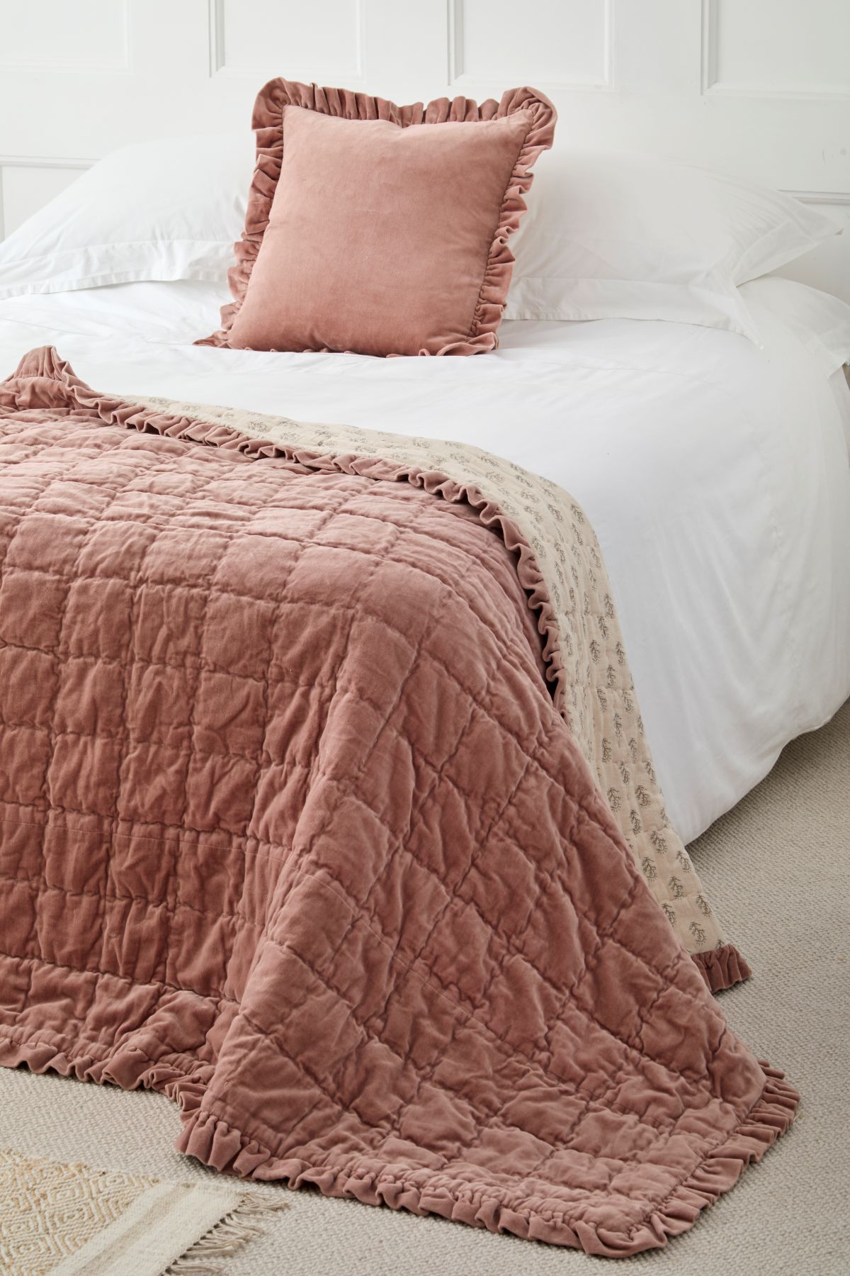 walton-co-bedspread-matilda-rosewood