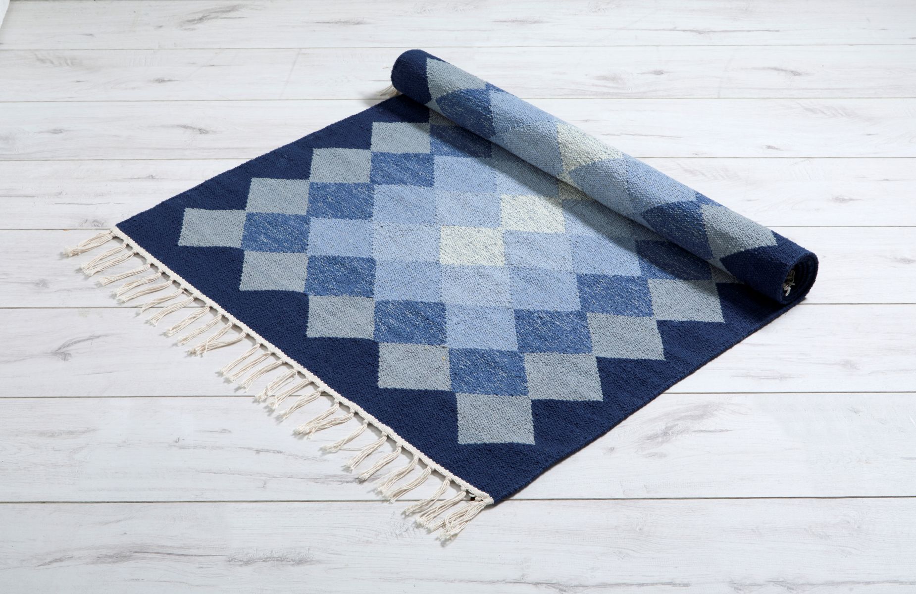 walton-co-rug-argyll-blue