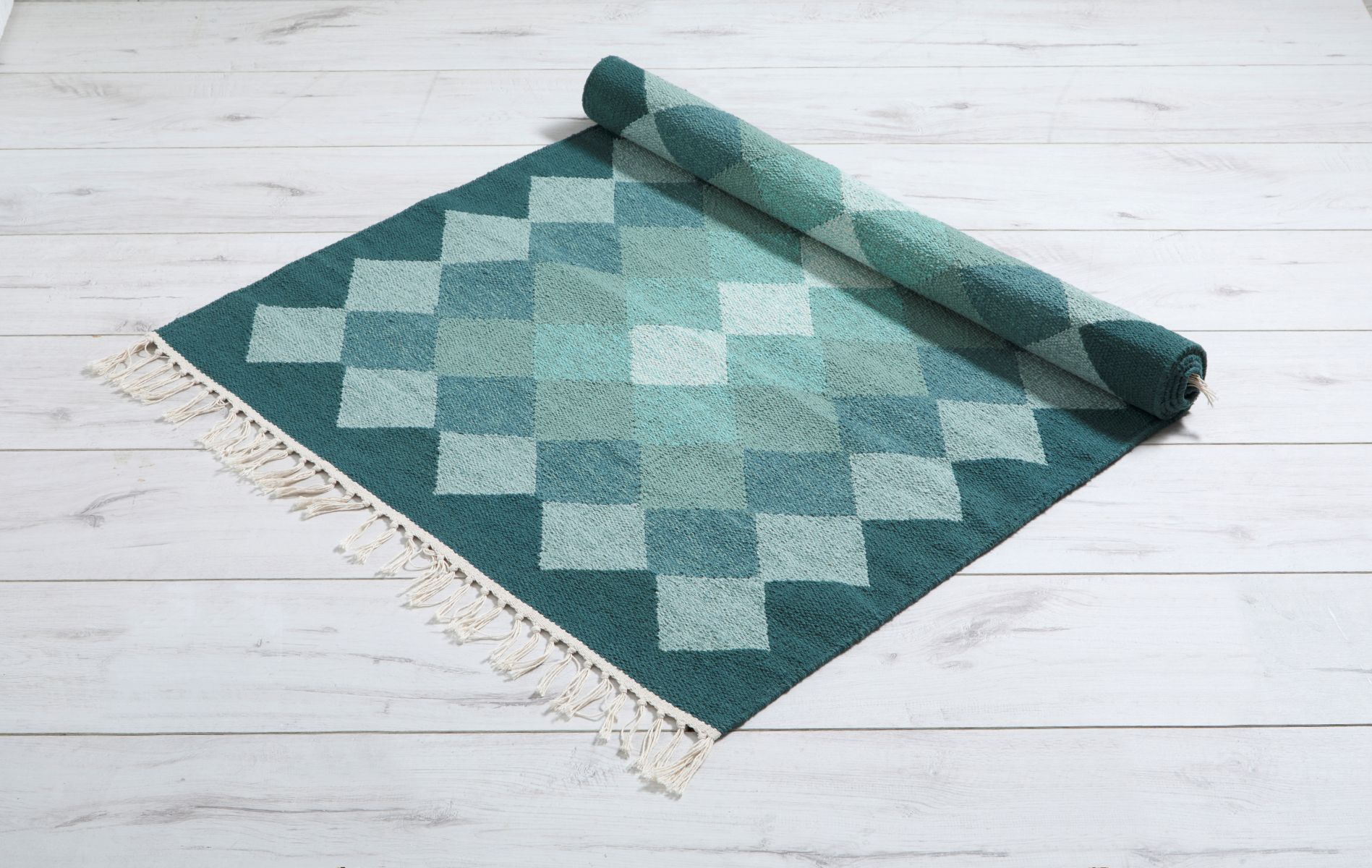 walton-co-rug-argyll-teal
