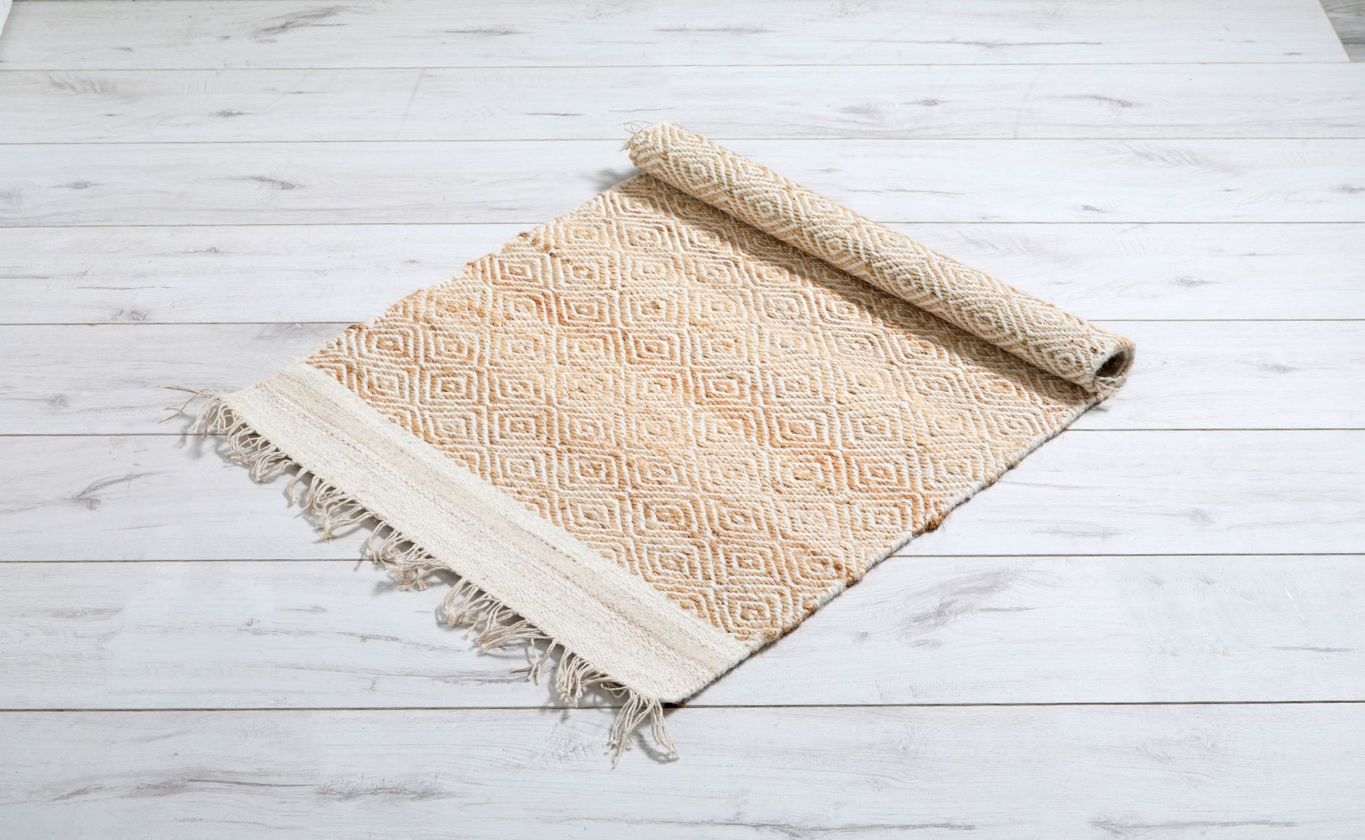 walton-co-rug-sandwood